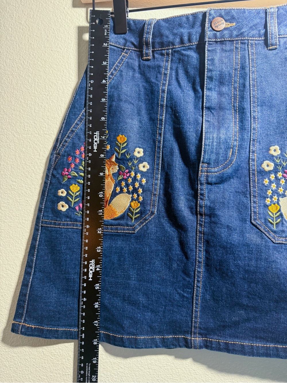 ModCloth x Princess Highway Fox embroidered Denim skirt - Picture 6 of 7
